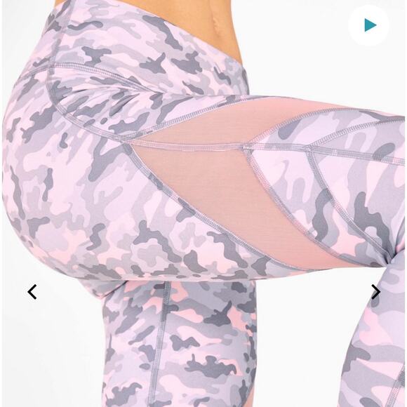 Fabletics Mid-Rise PowerHold Colorblock Capri Camo Size M Pink Gray Yoga Mesh - Picture 2 of 10